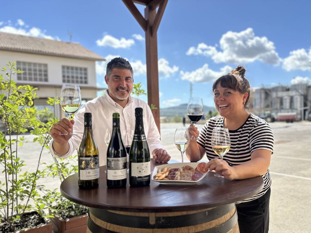 Tastos maridats al celler Covides, amb vins, escumosos i embotits