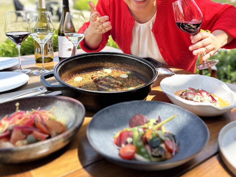Menú de plats i vins al restaurant Celleret de Família Torres al Penedès