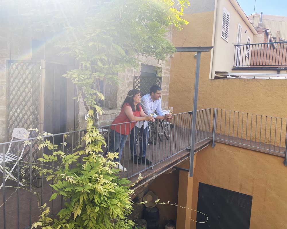 El balcó d'una de les habitacions del Vilosell Wine Hotel a Lleida