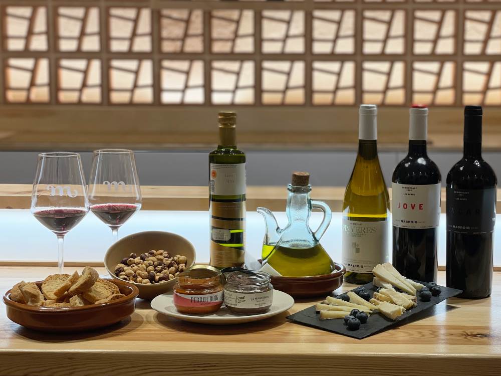 El celler Masroig dona els seus vins i olis al tast