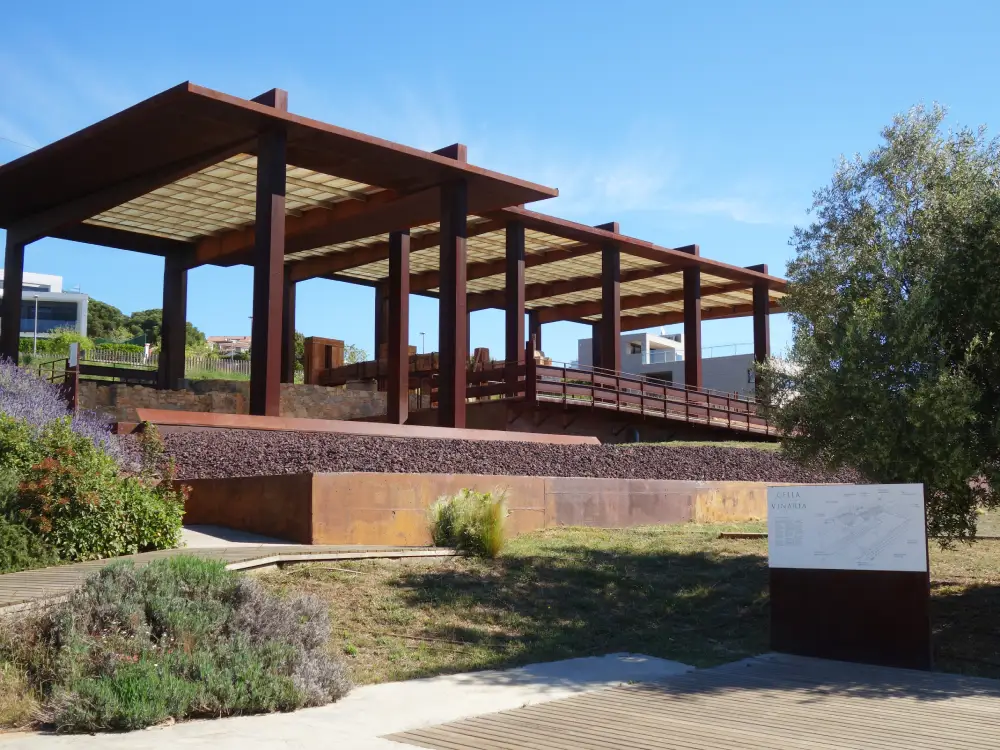 Entreda del Centre d'Enoturisme de Vallmora