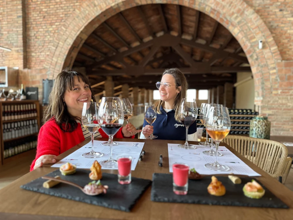 Maridatge de vins i caves del Penedès i de la Conca de Barberà a Aymar.