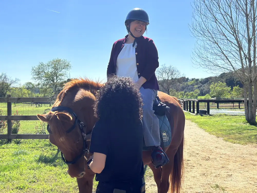 Passeig a cavalls i visita al celler amb tast de vins a Clos de Basella