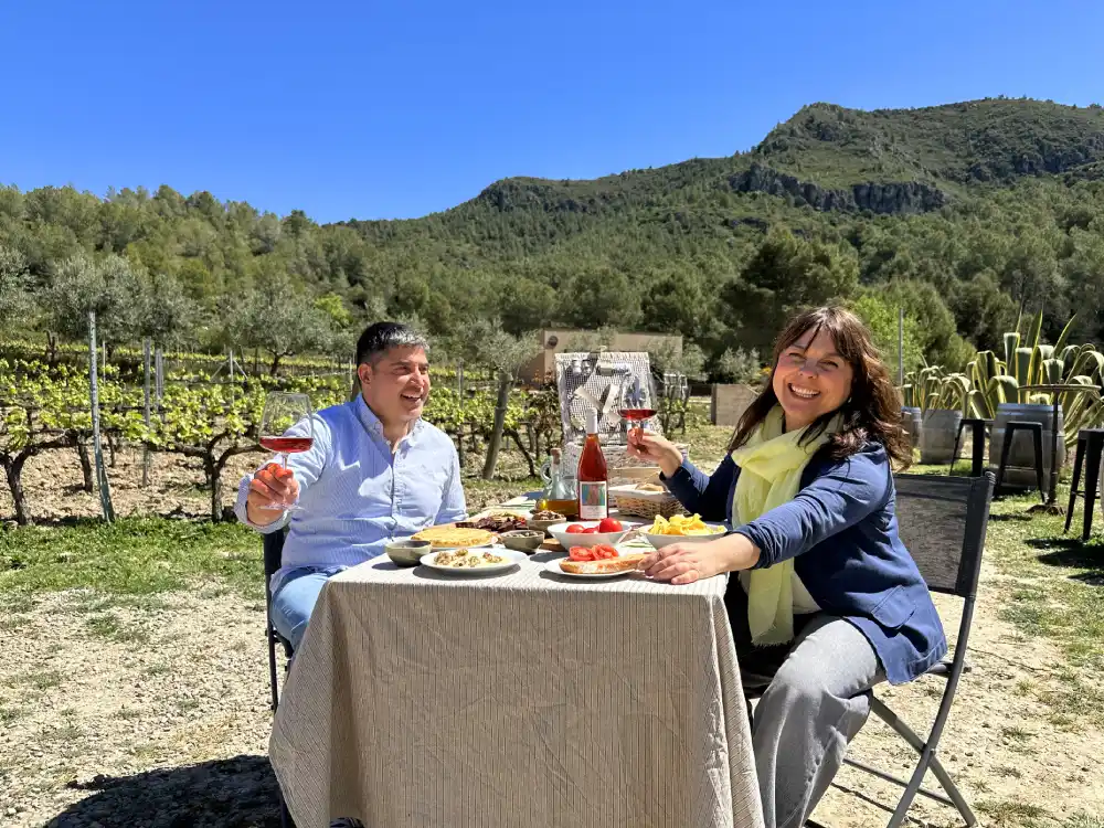 Pícnic entre vinyes i en parella a Can Marlès