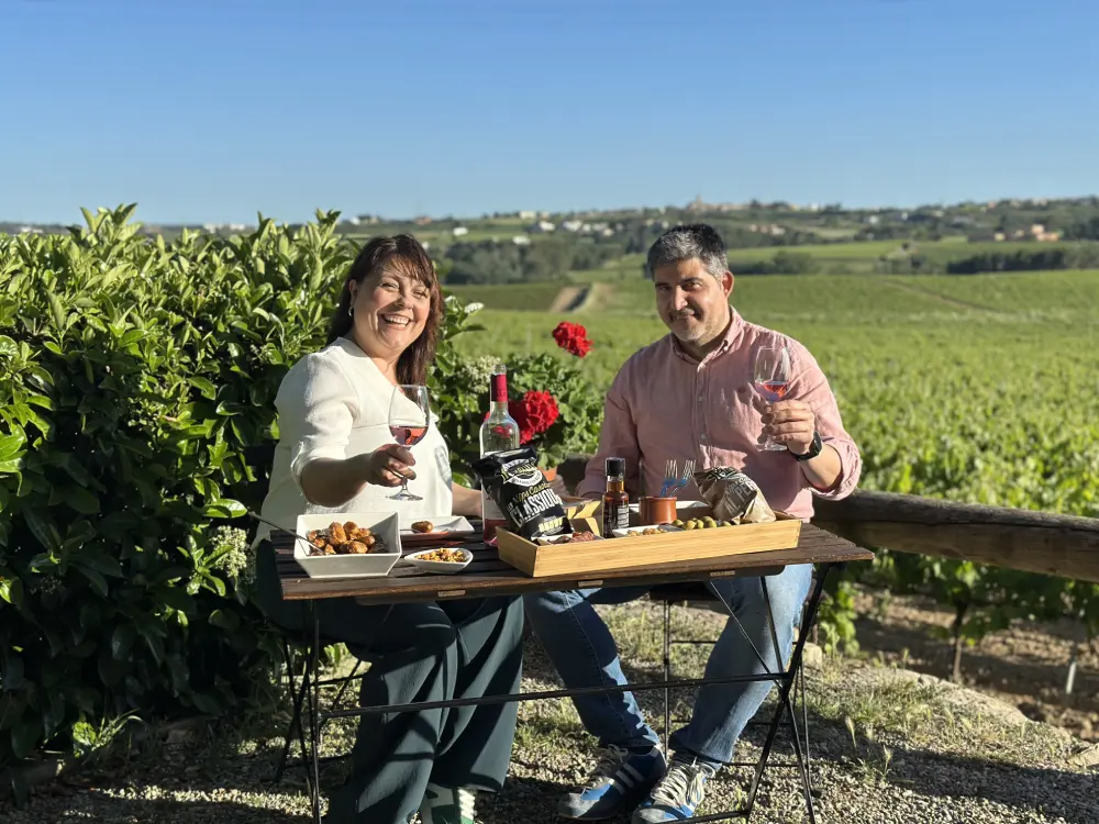 Bar de vins del celler Giró Gorner, entre vinyes del Penedès